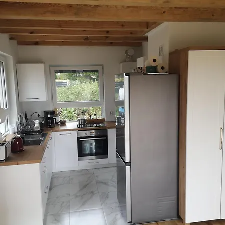 Dom Nad Jeziorem Z Prywatnym Pomostem I Linią Brzegową