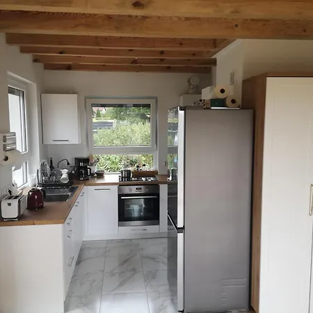 Dom Nad Jeziorem Z Prywatnym Pomostem I Linią Brzegową *