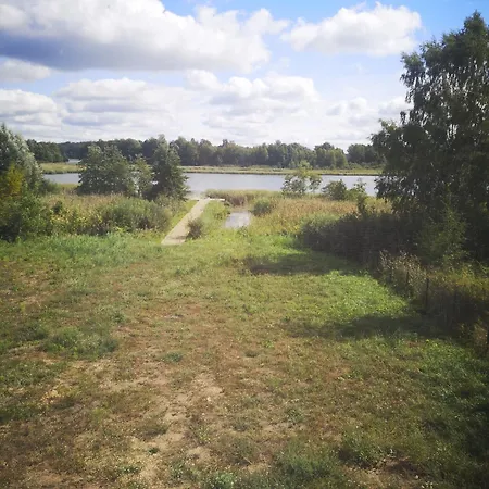 Dom Nad Jeziorem Z Prywatnym Pomostem I Linią Brzegową *